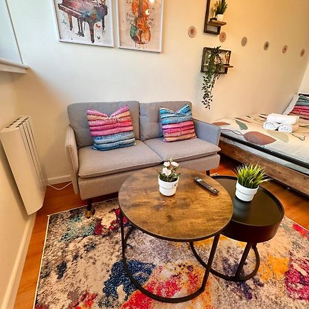 B - Newley Renovated Private Self-Contained Room In A Shared Apartment In Birmingham City Centre Esterno foto