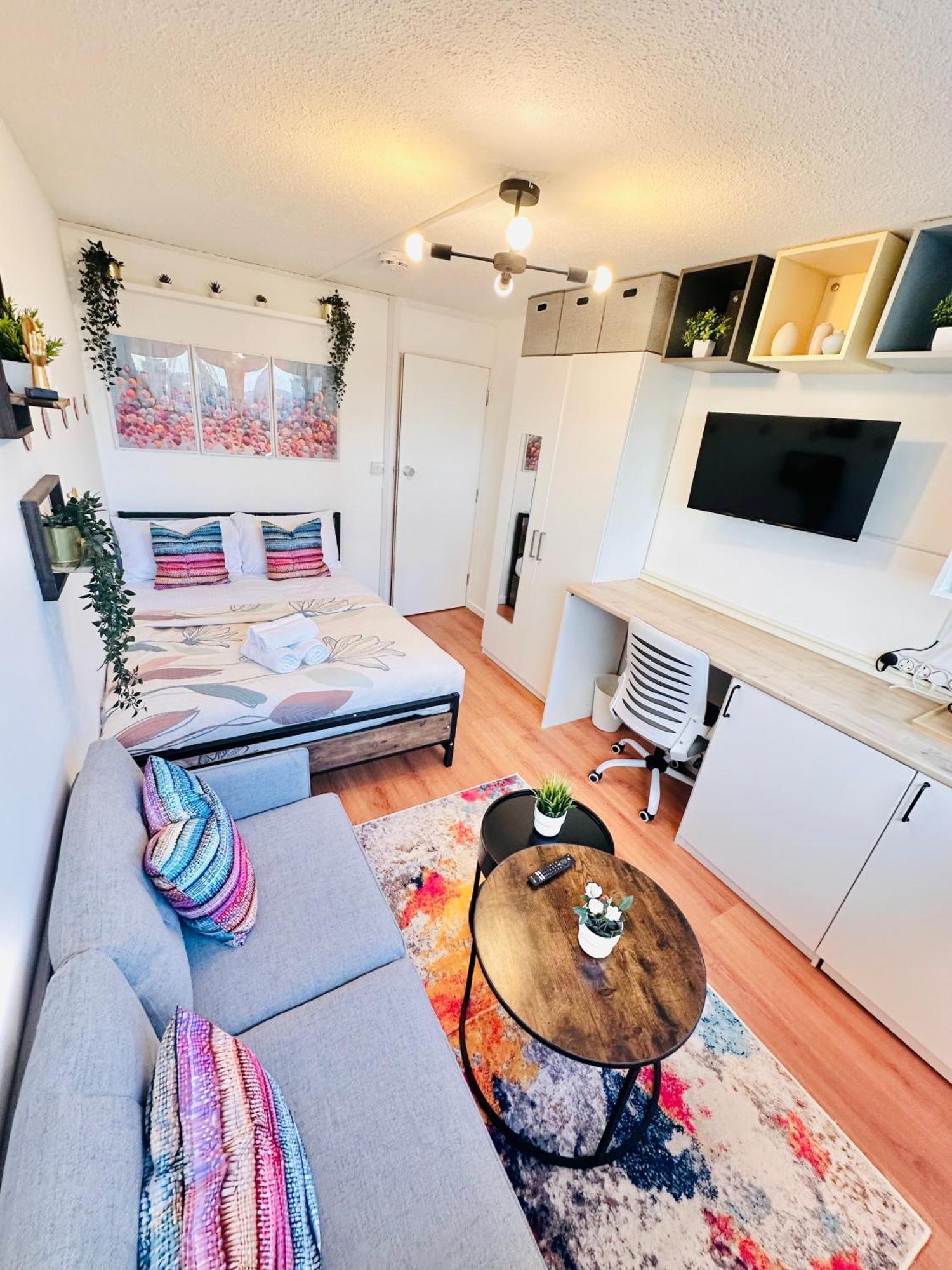B - Newley Renovated Private Self-Contained Room In A Shared Apartment In Birmingham City Centre Esterno foto